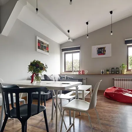 Playhouse Apartment *